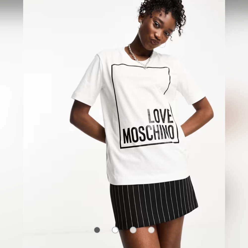 Love Moschino ❤ Rubber Box Glitter Logo T-Shirt. Size: US 2.